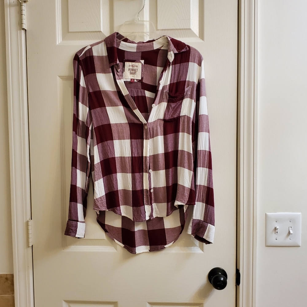 Kohl's shirt, button down. Size xs